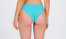 Carregar imagem no visualizador da galeria, Model Back: Rio De Sol Bas Bottom Breeze Essential-Comfy
