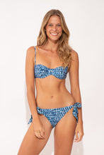 Carregar imagem no visualizador da galeria, Model Front: Rio De Sol Bas Bottom Chuva Gisele
