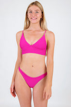 Carregar imagem no visualizador da galeria, Model Front: Rio De Sol Bas Bottom Cotele-Amaranto Essential-Comfy
