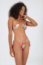 Carregar imagem no visualizador da galeria, Model Front: Rio De Sol Bas Bottom Green-Bloom Frufru-Fio
