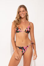 Carregar imagem no visualizador da galeria, Model Front: Rio De Sol Bas Bottom Jolie Cheeky-Micro
