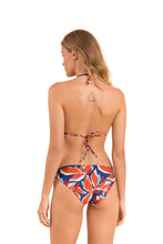 Carregar imagem no visualizador da galeria, Model Back: Rio De Sol Bas Bottom Leaves Essential-Comfy
