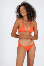 Carregar imagem no visualizador da galeria, Model Front: Rio De Sol Bas Bottom Light-Peach Mel
