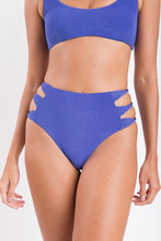 Carregar imagem no visualizador da galeria, Image 06: Rio De Sol Bas Bottom Malibu-Indigo Highwaist-Spin
