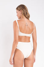 Carregar imagem no visualizador da galeria, Model Back: Rio De Sol Bas Bottom Malibu-Natural Highwaist-Spin
