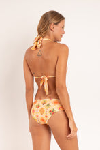 Carregar imagem no visualizador da galeria, Model Back: Rio De Sol Bas Bottom Mosaico Mel-Comfy
