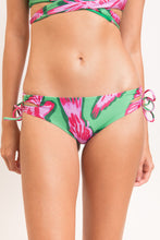 Carregar imagem no visualizador da galeria, Gallery: Rio De Sol Bas Bottom Parrots Madrid
