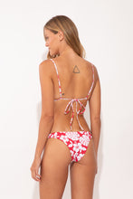 Carregar imagem no visualizador da galeria, Model Back: Rio De Sol Bas Bottom Pua-Hibiscus Leblon
