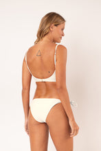 Carregar imagem no visualizador da galeria, Model Back: Rio De Sol Bas Bottom Touch-Natural Ibiza-Comfy
