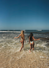 Carregar imagem no visualizador da galeria, Image 06: Rio De Sol Bas Bottom Valley Isla
