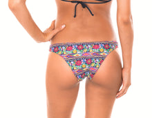 Carregar imagem no visualizador da galeria, Model Back: Rio De Sol Bas Calcinha Folk Strappy
