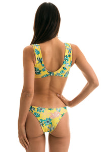 Model Back: Rio De Sol Ensemble Florescer Highleg