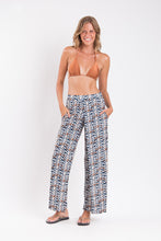 Carregar imagem no visualizador da galeria, Model Front: Rio De Sol Pantalon De Plage Ikat Wide Pants
