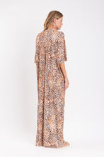 Carregar imagem no visualizador da galeria, Model Back: Rio De Sol Vêtement De Plage Leopard Long Dress
