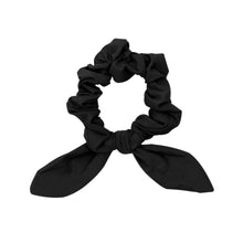 Carregar imagem no visualizador da galeria, Product Front: Rio De Sol Chouchou Nero Scrunchie
