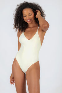 Model Front: Rio De Sol Une Pièce Off-White Hype