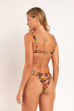 Carregar imagem no visualizador da galeria, Model Back: Rio De Sol Ensemble Set Fiore Hera Cali

