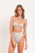 Carregar imagem no visualizador da galeria, Image 07: Rio De Sol Ensemble Set Glow Bandeau-Joy Hotpants
