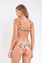 Carregar imagem no visualizador da galeria, Model Back: Rio De Sol Ensemble Set Kauai Amelia Italy
