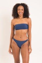 Carregar imagem no visualizador da galeria, Model Front: Rio De Sol Ensemble Set Navy Bandeau-Reto Nice-Fio
