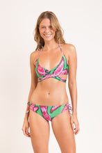 Carregar imagem no visualizador da galeria, Model Front: Rio De Sol Ensemble Set Parrots Kate Madrid
