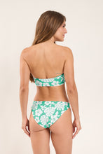 Carregar imagem no visualizador da galeria, Model Back: Rio De Sol Ensemble Set Pua-Valley Lani Waikiki
