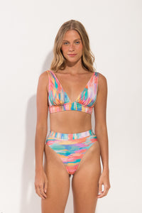 Image 08: Rio De Sol Ensemble Set River Halter-Cos Hotpant-Cos