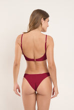 Carregar imagem no visualizador da galeria, Model Back: Rio De Sol Ensemble Set Touch-Carmim Paola Essential
