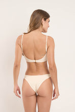Carregar imagem no visualizador da galeria, Model Back: Rio De Sol Ensemble Set Touch-Natural Paola Essential
