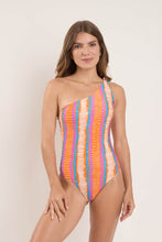 Carregar imagem no visualizador da galeria, Model Front: Rio De Sol Une Pièce Stripes Sienna

