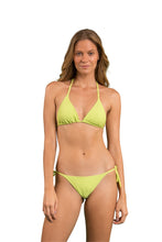 Carregar imagem no visualizador da galeria, Model Front: Rio De Sol Haut Top Bora-Citrus Tri-Inv
