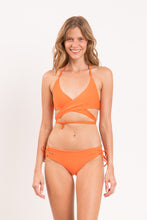 Carregar imagem no visualizador da galeria, Model Front: Rio De Sol Haut Top Dende Kate
