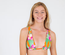 Carregar imagem no visualizador da galeria, Gallery: Rio De Sol Haut Top Green-Bloom Halter-Double
