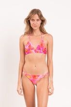 Carregar imagem no visualizador da galeria, Model Front: Rio De Sol Haut Top Joyful Tri-Cos
