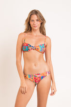 Carregar imagem no visualizador da galeria, Model Front: Rio De Sol Haut Top Love-Trip Bandeau-Joy
