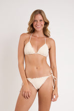 Carregar imagem no visualizador da galeria, Model Front: Rio De Sol Haut Top Malibu-Natural Frufru
