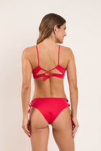 Carregar imagem no visualizador da galeria, Model Back: Rio De Sol Haut Top Matte-Red Camille
