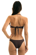 Carregar imagem no visualizador da galeria, Model Back: Rio De Sol Haut Top Meteorite Bandeau
