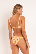 Carregar imagem no visualizador da galeria, Model Back: Rio De Sol Haut Top Mosaico Chantal
