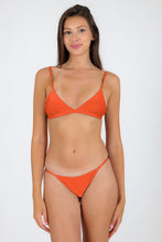 Carregar imagem no visualizador da galeria, Model Front: Rio De Sol Haut Top Paprica Tri-Fixo
