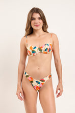Carregar imagem no visualizador da galeria, Model Front: Rio De Sol Haut Top Picnic Kelli

