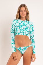 Carregar imagem no visualizador da galeria, Model Front: Rio De Sol Haut Top Pua-Valley Reef

