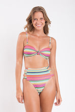Carregar imagem no visualizador da galeria, Model Front: Rio De Sol Haut Top Supercolor Bandeau-Joy
