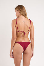 Carregar imagem no visualizador da galeria, Model Back: Rio De Sol Haut Top Touch-Carmim Selena

