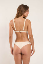 Carregar imagem no visualizador da galeria, Model Back: Rio De Sol Haut Top Touch-Natural Alba
