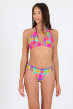 Carregar imagem no visualizador da galeria, Model Front: Rio De Sol Haut Top Tulip-Garden Halter-Cos

