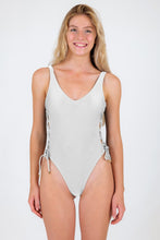 Carregar imagem no visualizador da galeria, Shimmer-White Zoe
