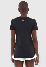 Carregar imagem no visualizador da galeria, T-Shirt Skin Fit Alongada Gola V Preto
