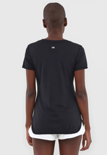 Carregar imagem no visualizador da galeria, T-Shirt Skin Fit Alongada Gola V Preto
