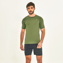 Carregar imagem no visualizador da galeria, T-Shirt Sport Fit Verde Militar UPF50+
